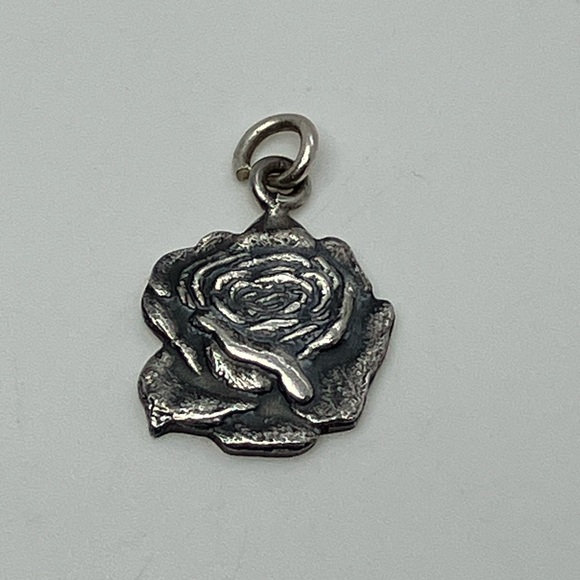 Vintage Jewelry - Vtg Sterling Silver ‘ The Butchart Gardens ‘ Floral Flower Rose Charm | .7”